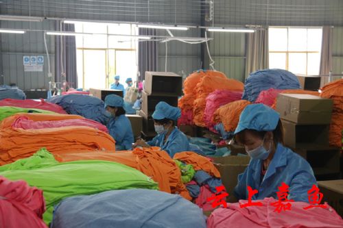 吉揚日用品公司 日夜趕制訂單，全力拓展外匯市場